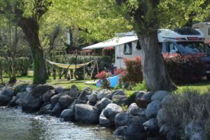 Lake front Pitches ©Europa Silvella Camping&Village (Media)
